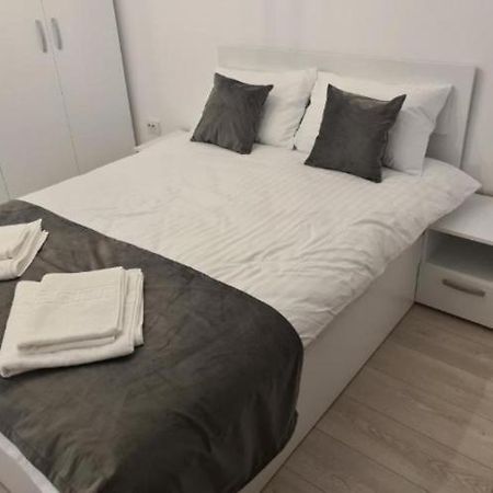 Lux Apartament Bacau Bacău Exterior foto