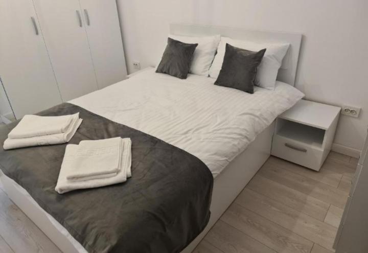 Lux Apartament Bacau Bacău Exterior foto